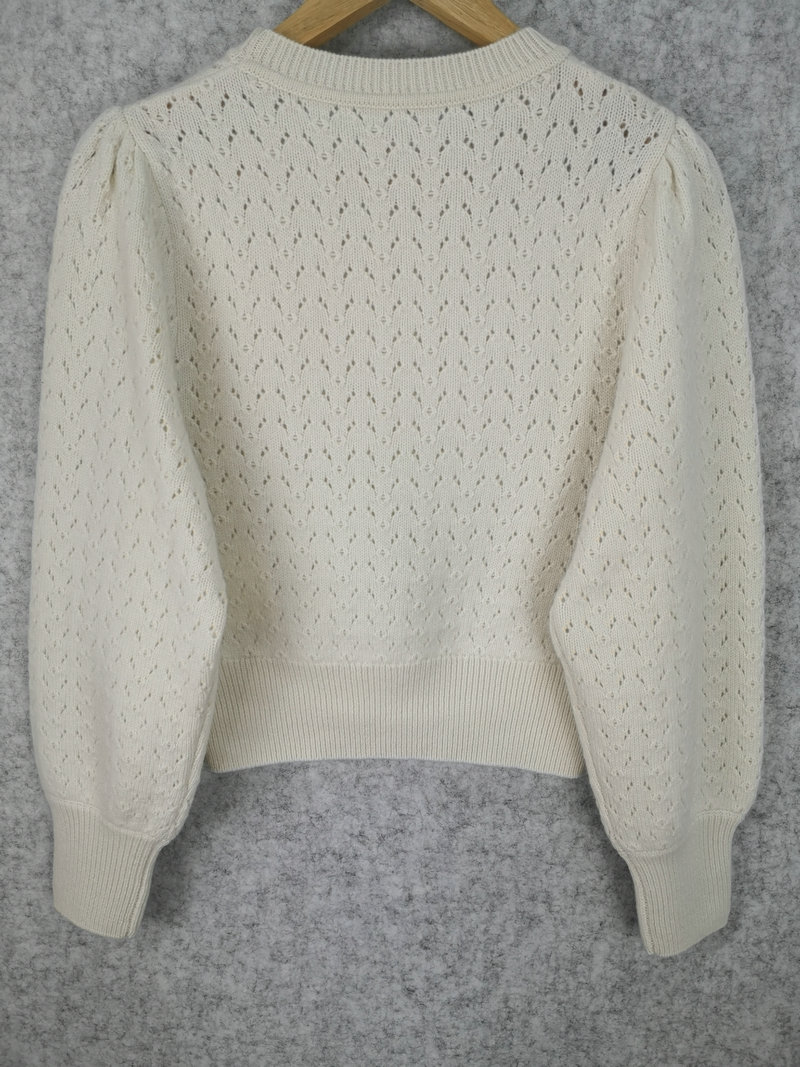 2330-1 7GG 2/26 100%CASHMERE