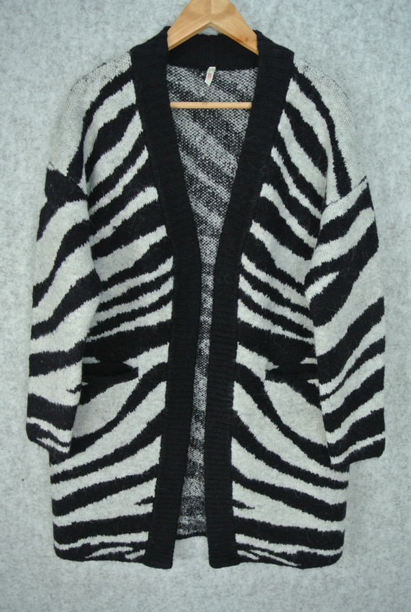 QR17084 5GG 1/5.5 60%ACRYLIC 17%NYLON 14%POLYESTER 4%WOOL 4%ALPACA 1%SPANDEX