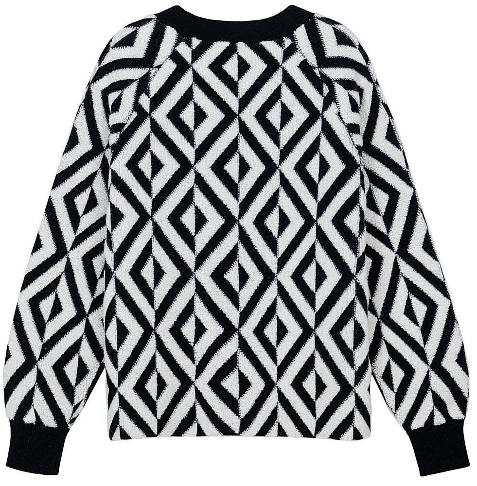 21114 WOMEN’S CARDIGAN KNITTED V NECK LONG SLEEVE BLACK AND WHITE ZIGZAG JACQUARD WITH BUTTONS MOQ 200PCS/COLOR