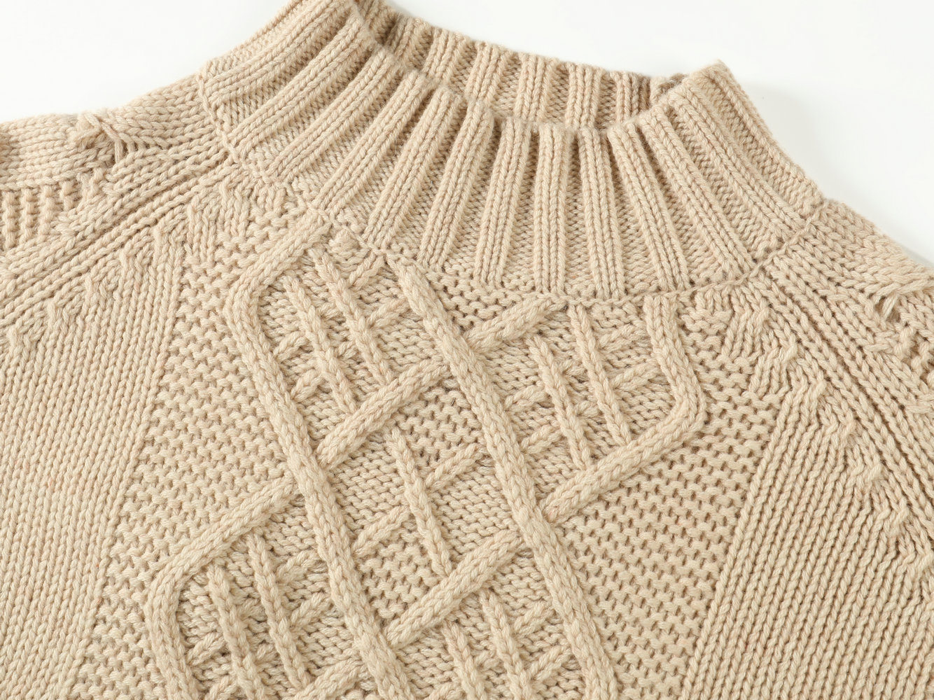 21140  WOMEN’S KNITTED JUMPER DIAMOND AND CABLE JACQUARD RAW BOTTOM EDGE MOQ 200PCS/COLOR